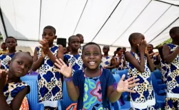 TBMM Başkanı Numan Kurtulmuş, Fildişi Sahili’nde yetimhaneyi ziyaret etti