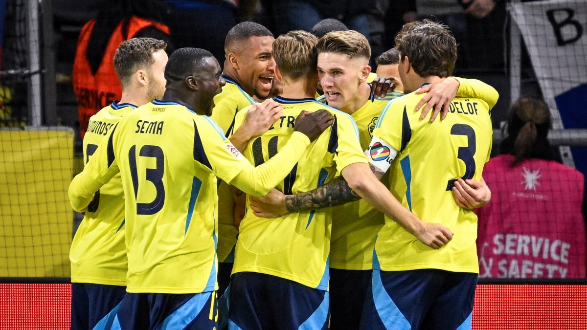 İsveç yıldız golcüleriyle Slovakya’yı yıktı